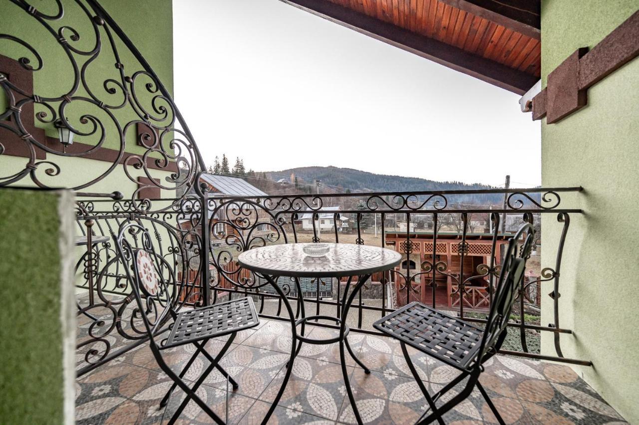 Emerald House Mykulychyn Ngoại thất bức ảnh