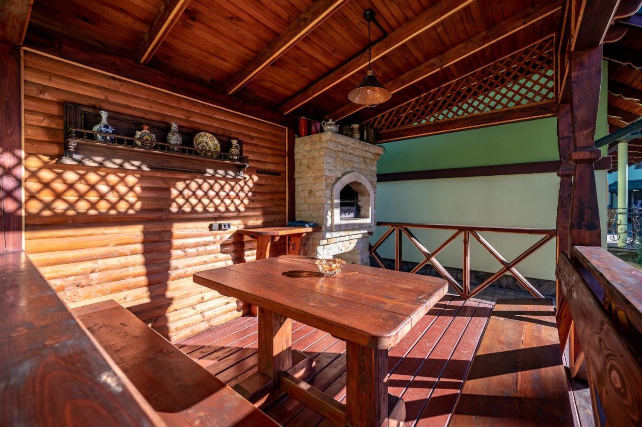 Emerald House Mykulychyn Ngoại thất bức ảnh