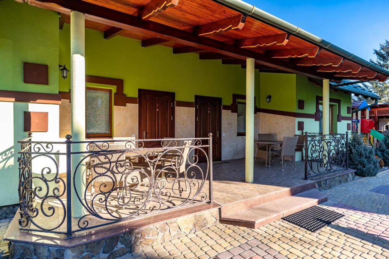 Emerald House Mykulychyn Ngoại thất bức ảnh