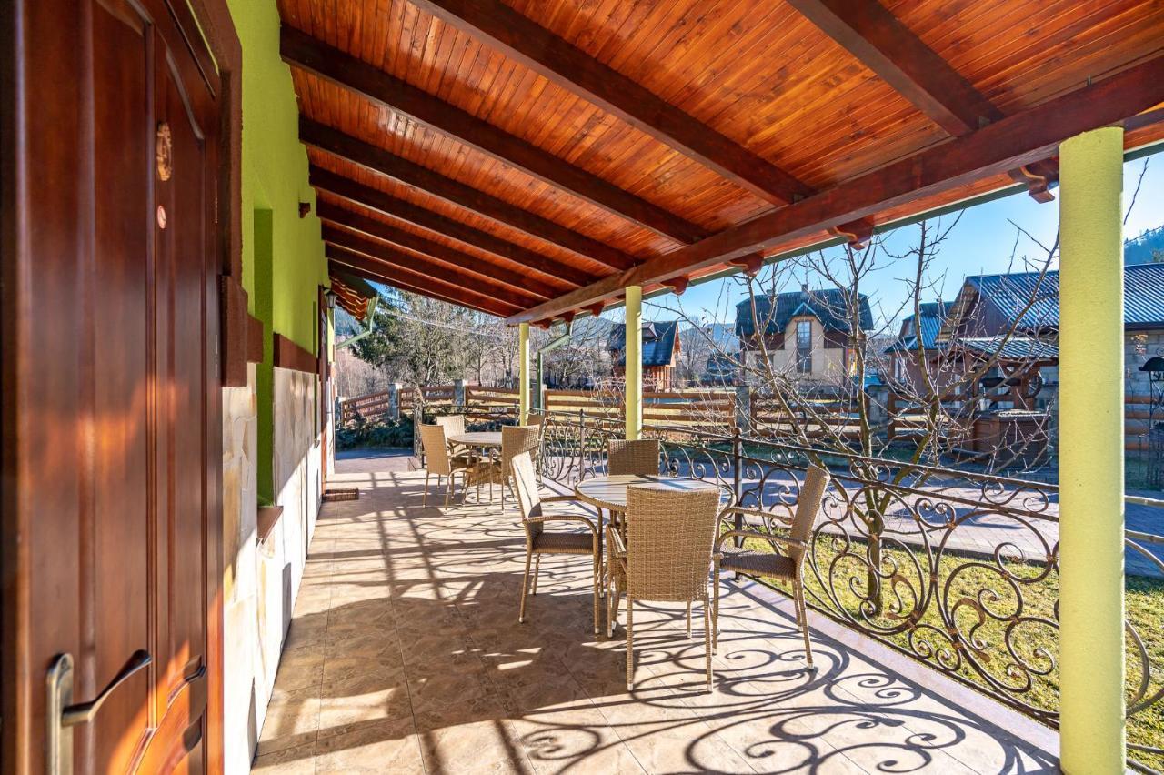 Emerald House Mykulychyn Ngoại thất bức ảnh